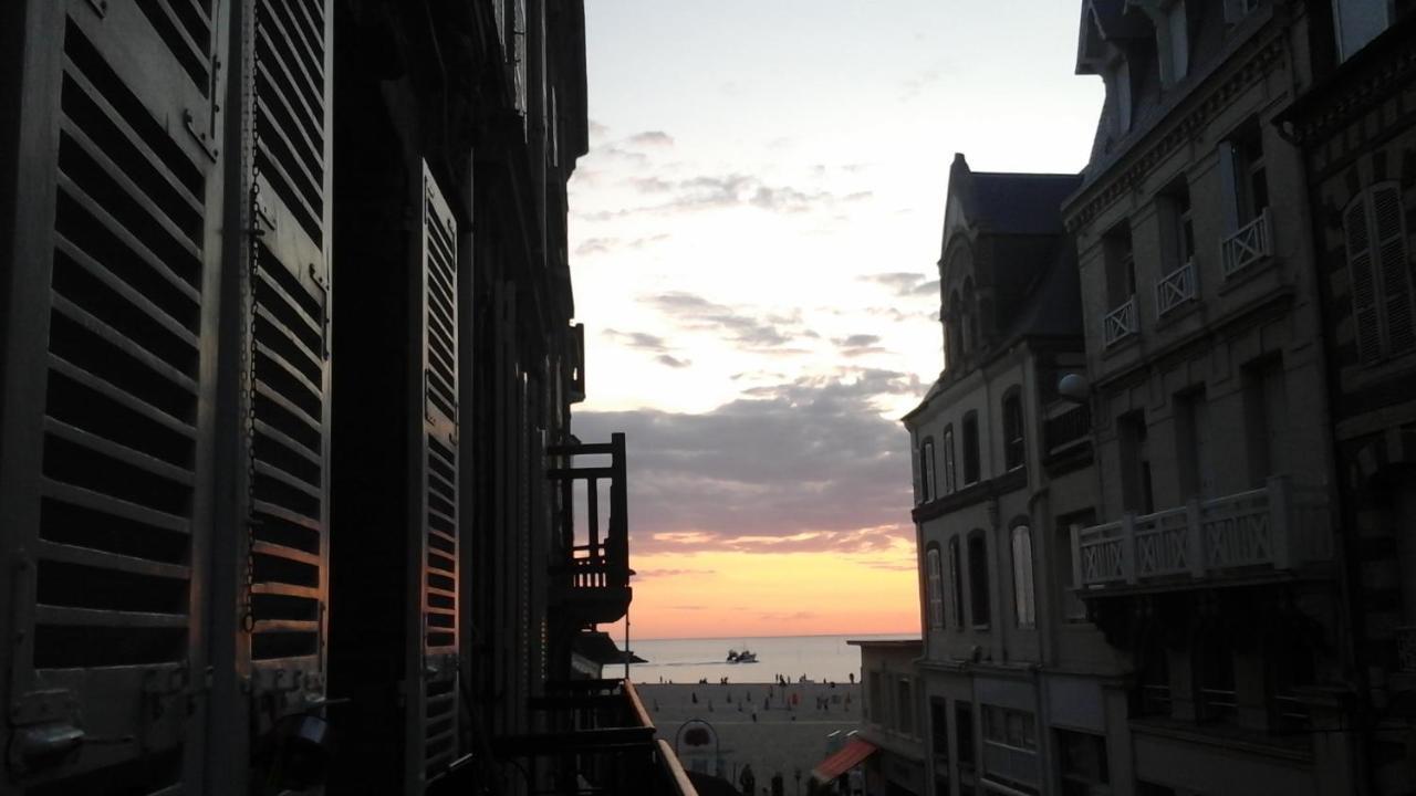 Trouville Centre 2 Pieces Balcon Sur Plage A 30 Metres Apartamento Exterior foto